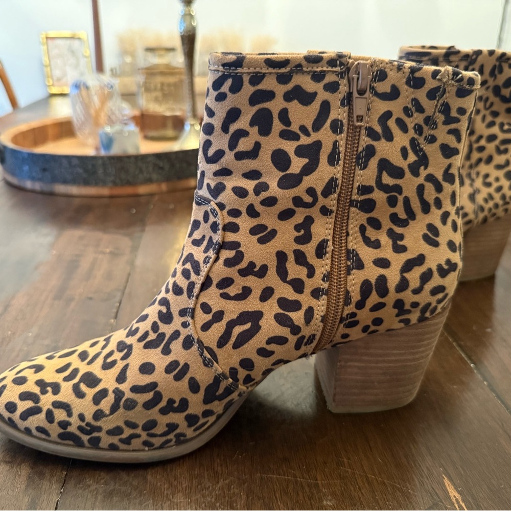 Carlos Leopard Print Ankle Boots 9.5 - Picture 4 of 12